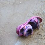 shoes_left_on_the_beach