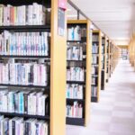 公的サービスのWebサイトこそ使い勝手の向上を quiet_library_in_the_city